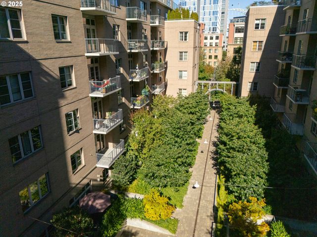 1130 Nw 12TH Ave 214, Portland, OR 97209