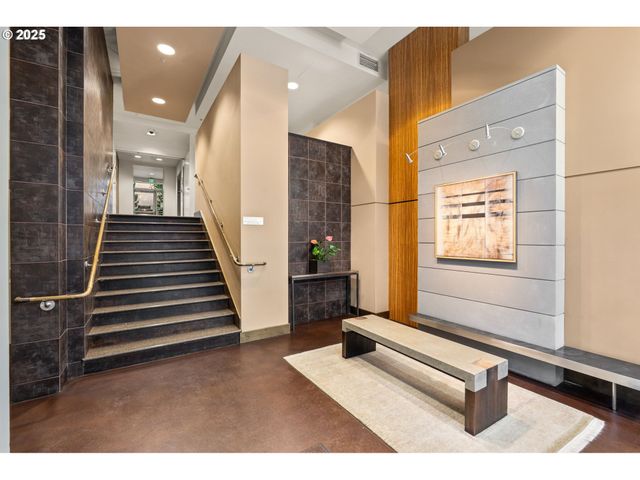 1130 Nw 12TH Ave 214, Portland, OR 97209