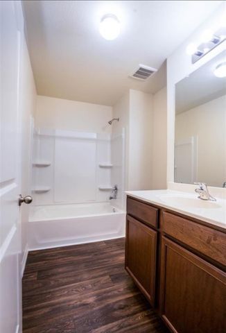 212 Autumn Berry Lane, Brookshire, TX 77423