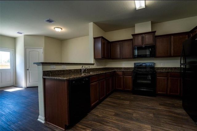 212 Autumn Berry Lane, Brookshire, TX 77423