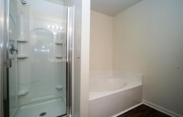 212 Autumn Berry Lane, Brookshire, TX 77423