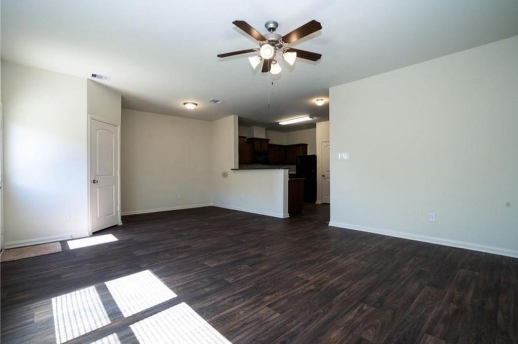 212 Autumn Berry Lane, Brookshire, TX 77423