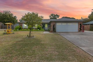 1307 Bradley Court, Cleburne, TX 76033