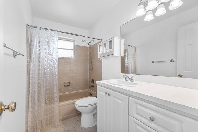 1752 Riverwood Lane, Coral Springs, FL 33071