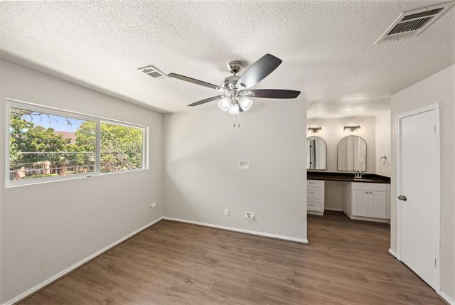 2519 Bering Drive 3, Houston, TX 77057