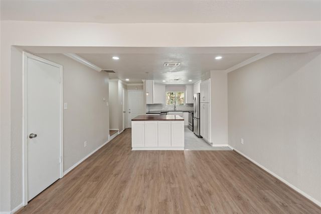 2519 Bering Drive 3, Houston, TX 77057