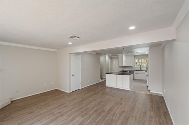 2519 Bering Drive 3, Houston, TX 77057