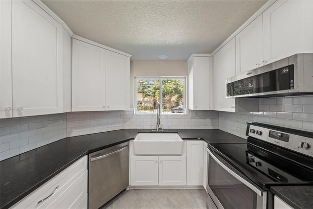 2519 Bering Drive 3, Houston, TX 77057