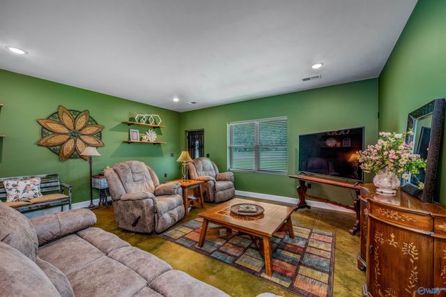 251 Morgan Lane, Section, AL 35771