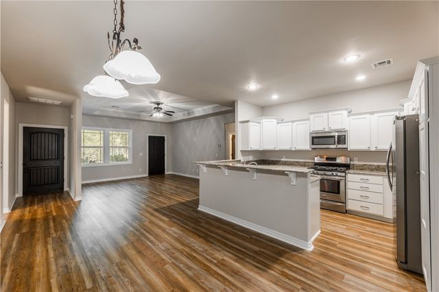 603 Teri Drive, Siloam Springs, AR 72761