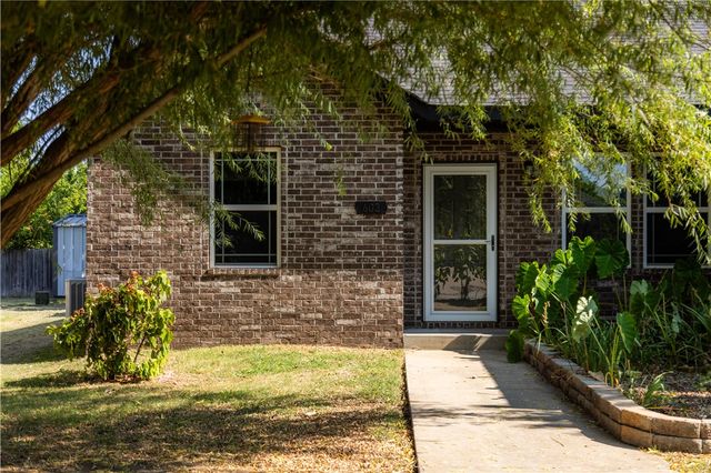 603 Teri Drive, Siloam Springs, AR 72761
