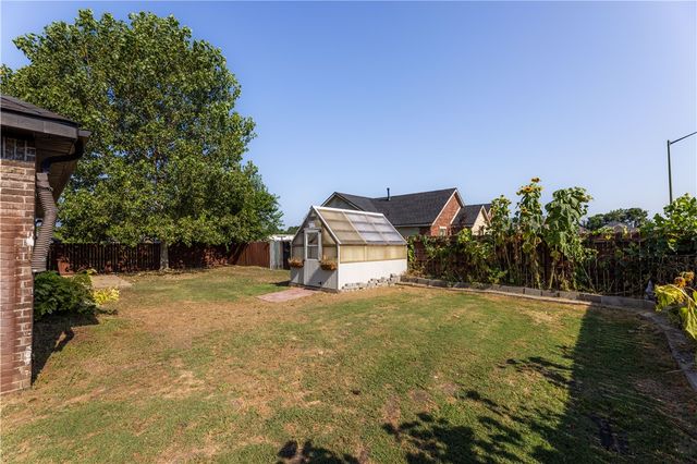 603 Teri Drive, Siloam Springs, AR 72761