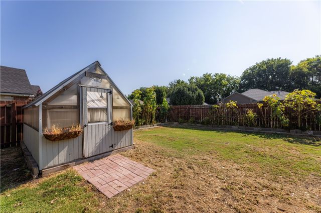 603 Teri Drive, Siloam Springs, AR 72761