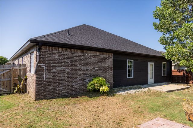603 Teri Drive, Siloam Springs, AR 72761