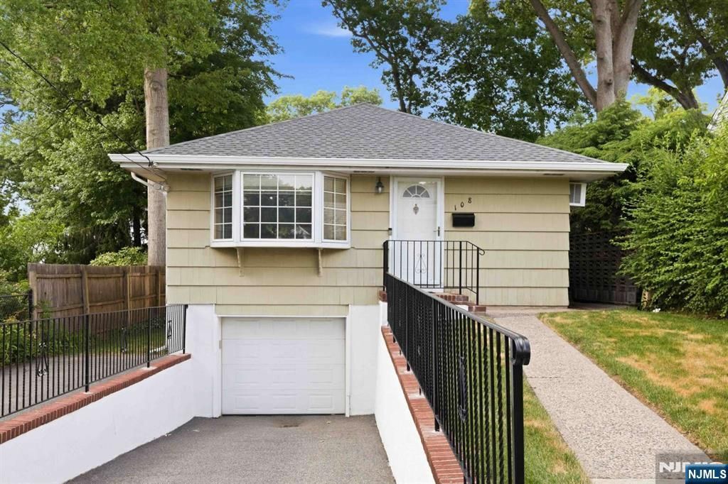 108 Wyandotte Avenue, Dumont, NJ 07628