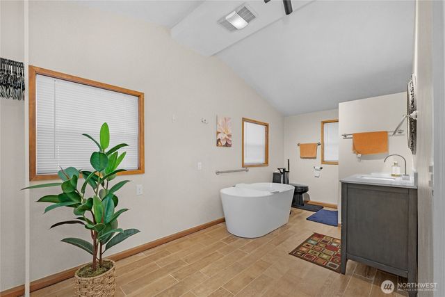 2579 Finkbonner Road, Bellingham, WA 98226