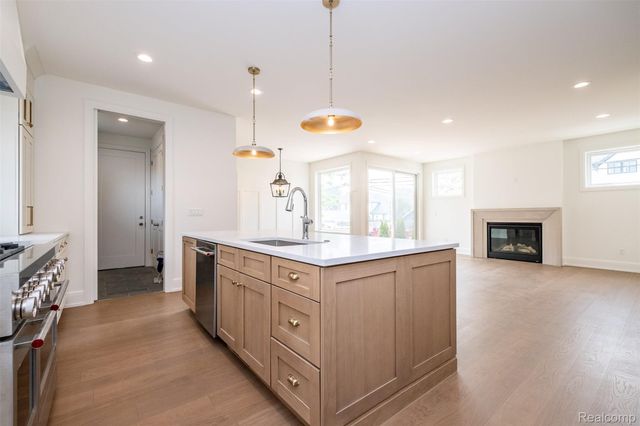 3800 Linwood Avenue, Royal Oak, MI 48073