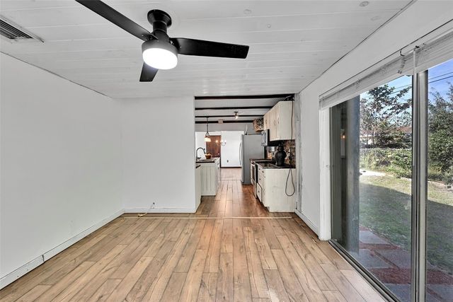 6881 SW 2nd Street, Pembroke Pines, FL 33023