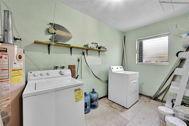 6881 SW 2nd Street, Pembroke Pines, FL 33023