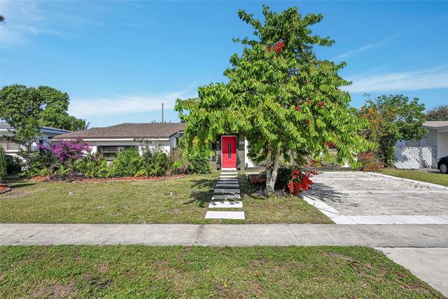 6881 SW 2nd Street, Pembroke Pines, FL 33023