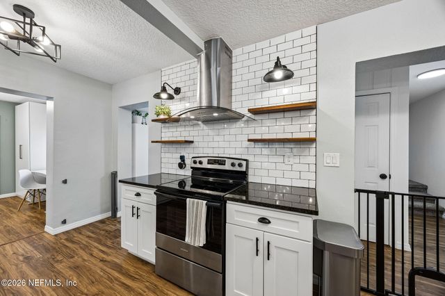 3237 ERNEST Street, Jacksonville, FL 32205