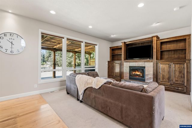 414 Rees Hill Rd SE, Salem, OR 97306