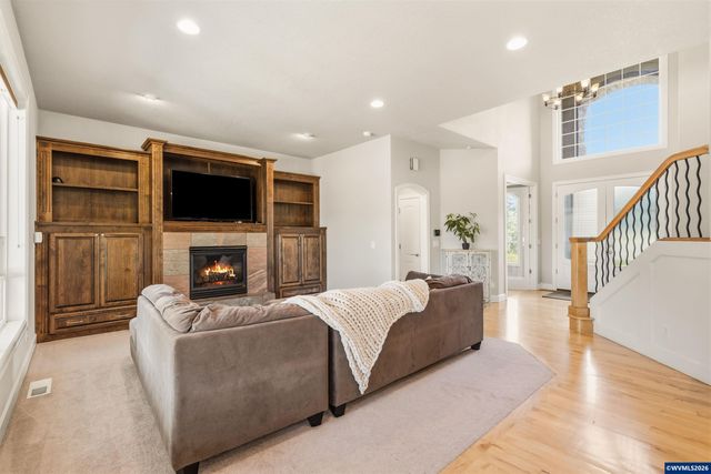 414 Rees Hill Rd SE, Salem, OR 97306