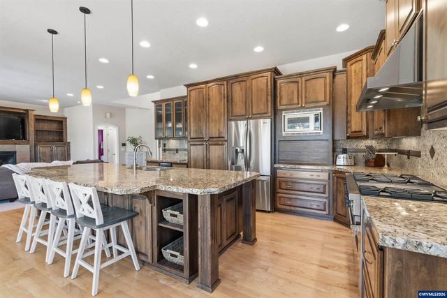 414 Rees Hill Rd SE, Salem, OR 97306