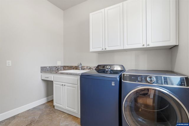 414 Rees Hill Rd SE, Salem, OR 97306