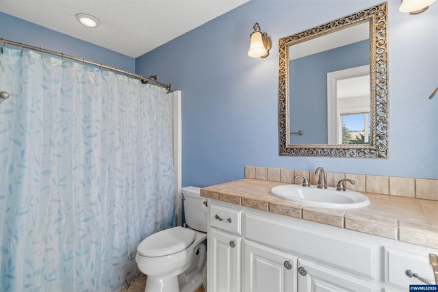 414 Rees Hill Rd SE, Salem, OR 97306