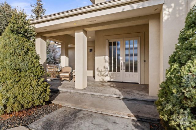 1400 N Razza Way, Eagle, ID 83616