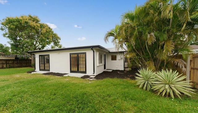 5706 NE 15th Ave, Fort Lauderdale, FL 33334