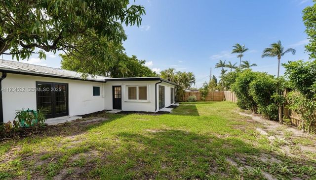 5706 NE 15th Ave, Fort Lauderdale, FL 33334