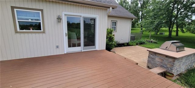 1010 N Prairie Lane, Raymore, MO 64083