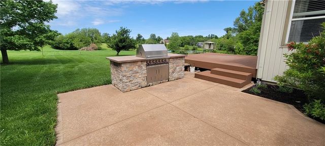 1010 N Prairie Lane, Raymore, MO 64083