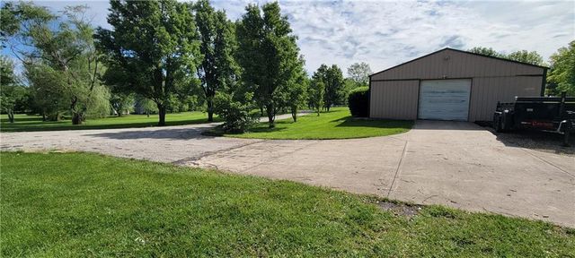 1010 N Prairie Lane, Raymore, MO 64083