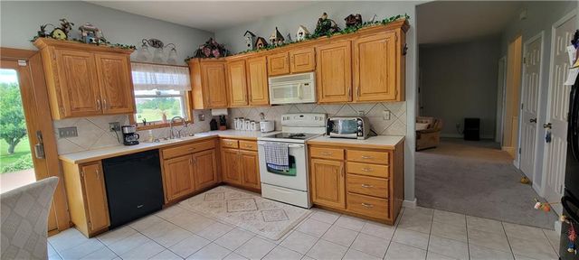 1010 N Prairie Lane, Raymore, MO 64083