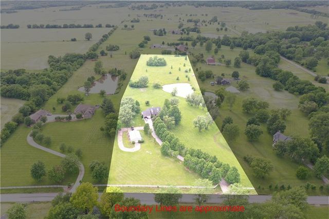 1010 N Prairie Lane, Raymore, MO 64083