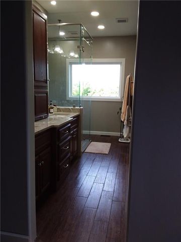 1010 N Prairie Lane, Raymore, MO 64083