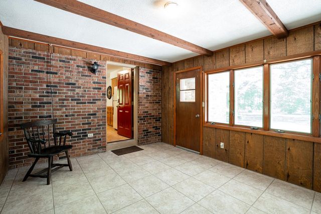 9410 S 15th AVENUE, Oak Creek, WI 53154