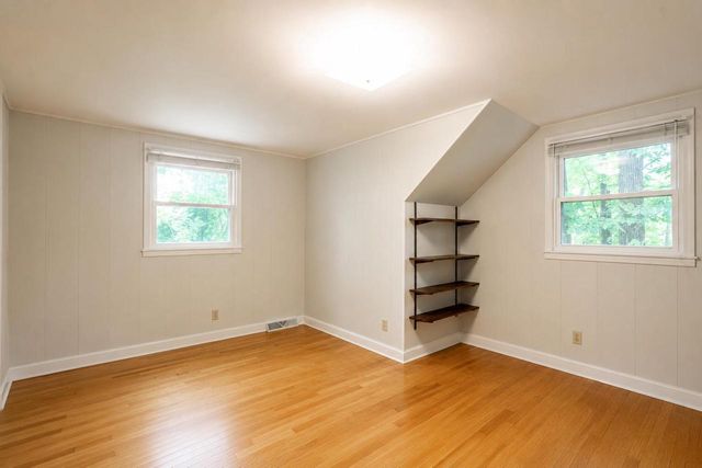9410 S 15th AVENUE, Oak Creek, WI 53154