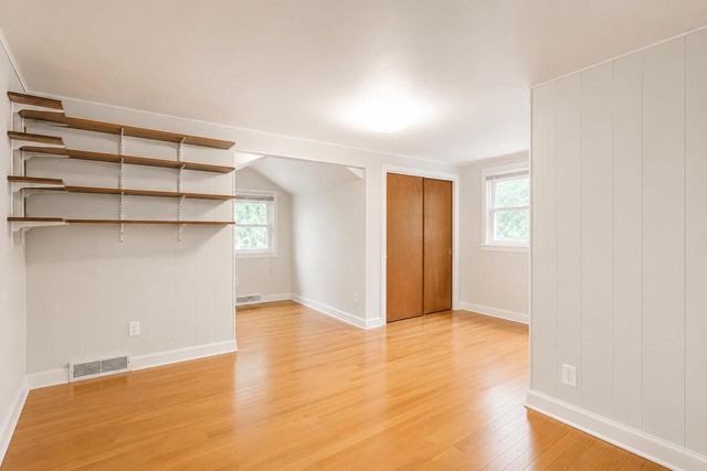 9410 S 15th AVENUE, Oak Creek, WI 53154