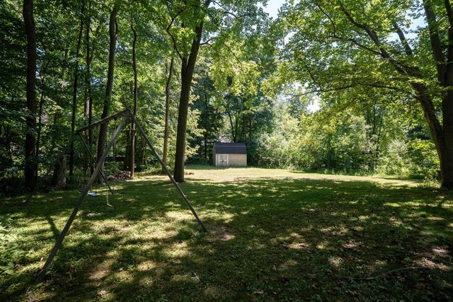9410 S 15th AVENUE, Oak Creek, WI 53154