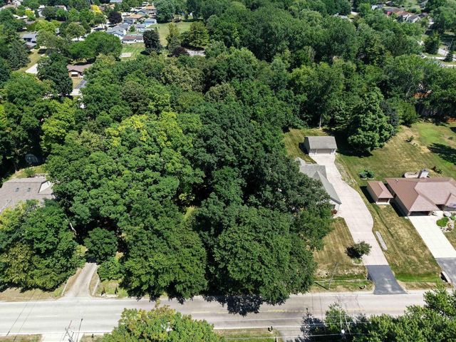 9410 S 15th AVENUE, Oak Creek, WI 53154