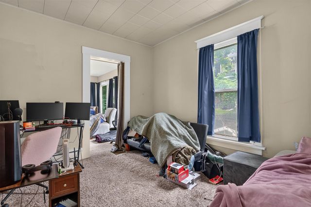 910 Walnut Street, Cedar Falls, IA 50613