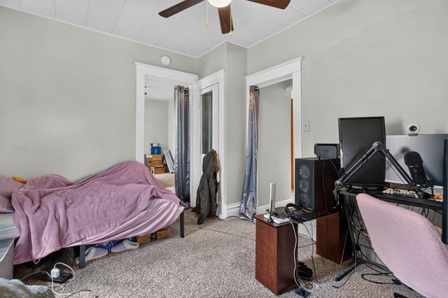 910 Walnut Street, Cedar Falls, IA 50613