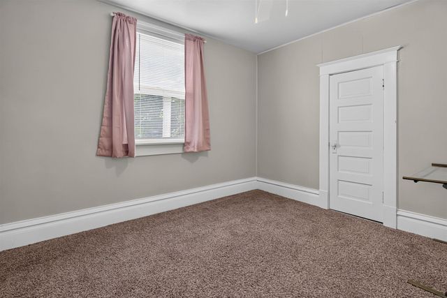 910 Walnut Street, Cedar Falls, IA 50613