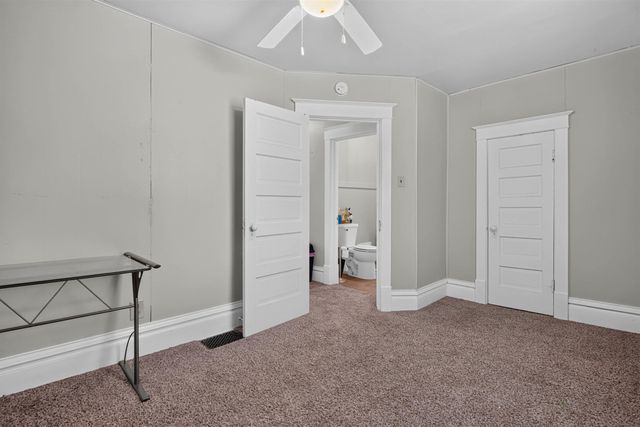 910 Walnut Street, Cedar Falls, IA 50613
