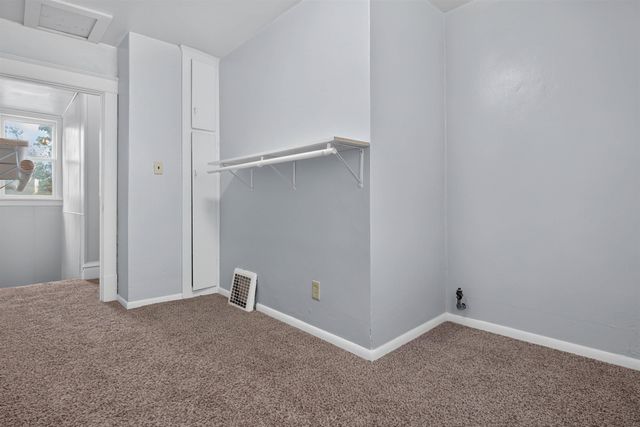 910 Walnut Street, Cedar Falls, IA 50613
