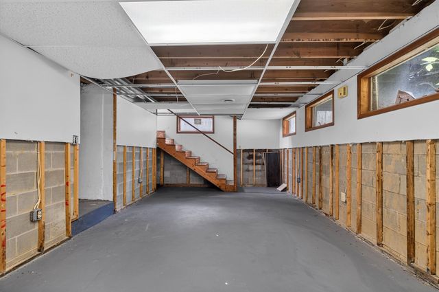 910 Walnut Street, Cedar Falls, IA 50613